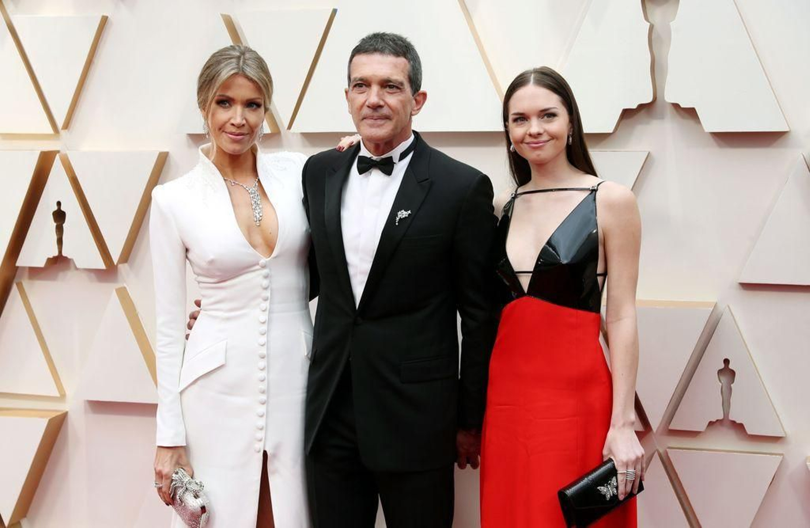 Antonio Banderas, entre su pareja Nicole Kimpel y su hija Stella del Carmen.