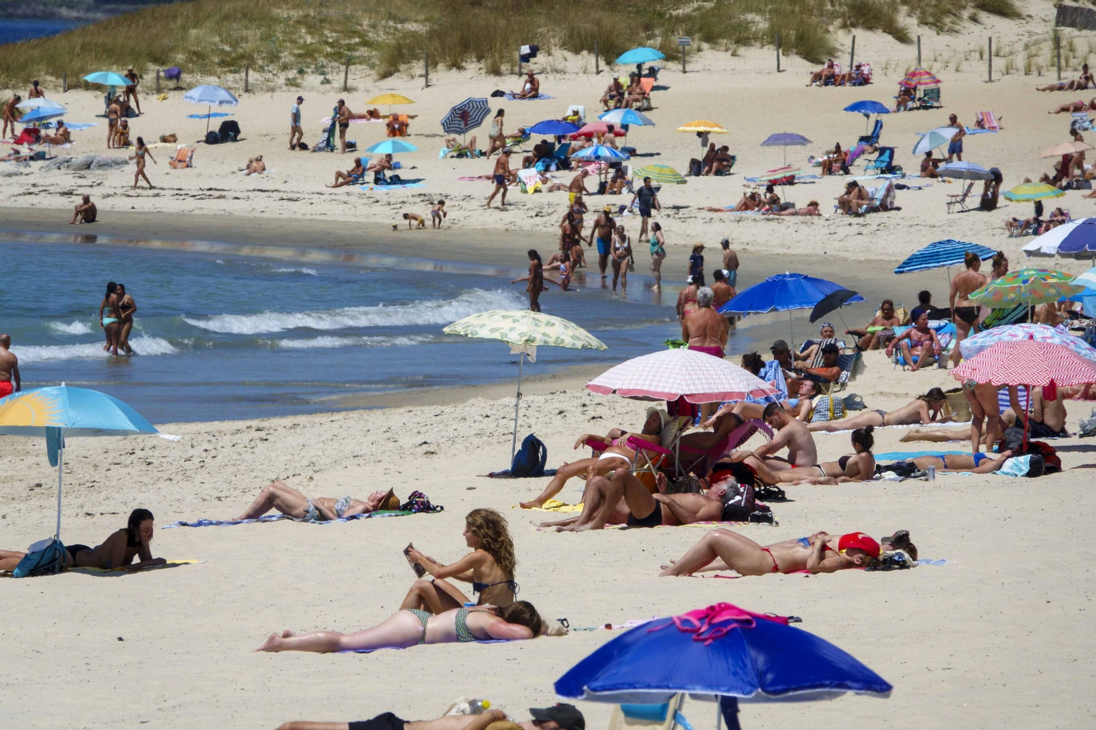 Galería | El calor se apodera de Vigo y llena las playas