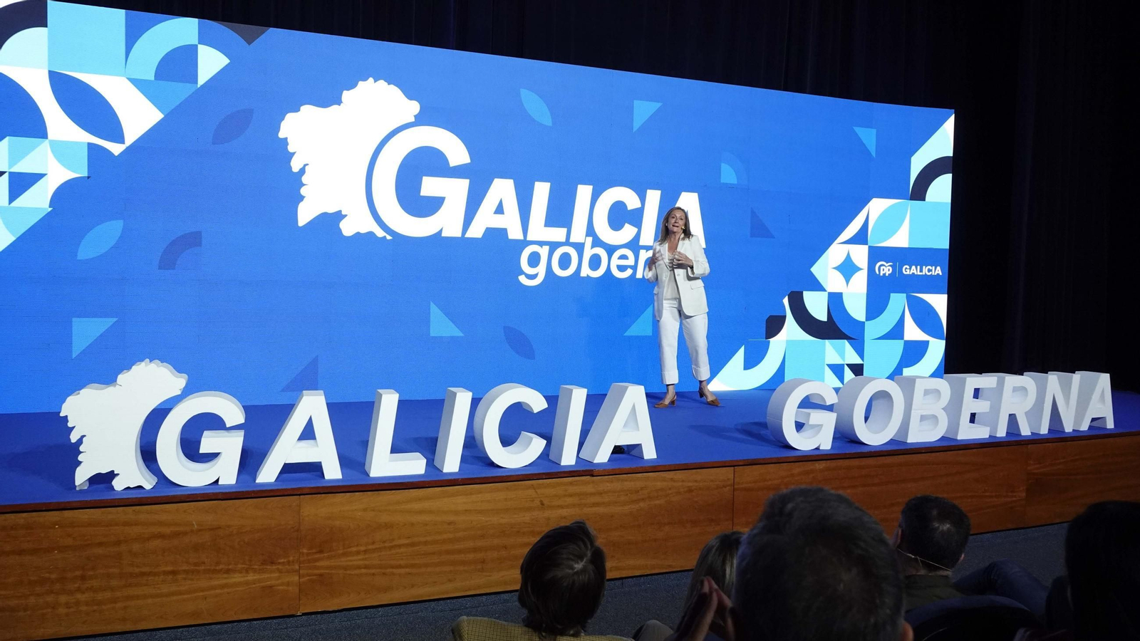 Galería | Rueda lidera el acto del PPdeG en Vigo y hace balance del mandato