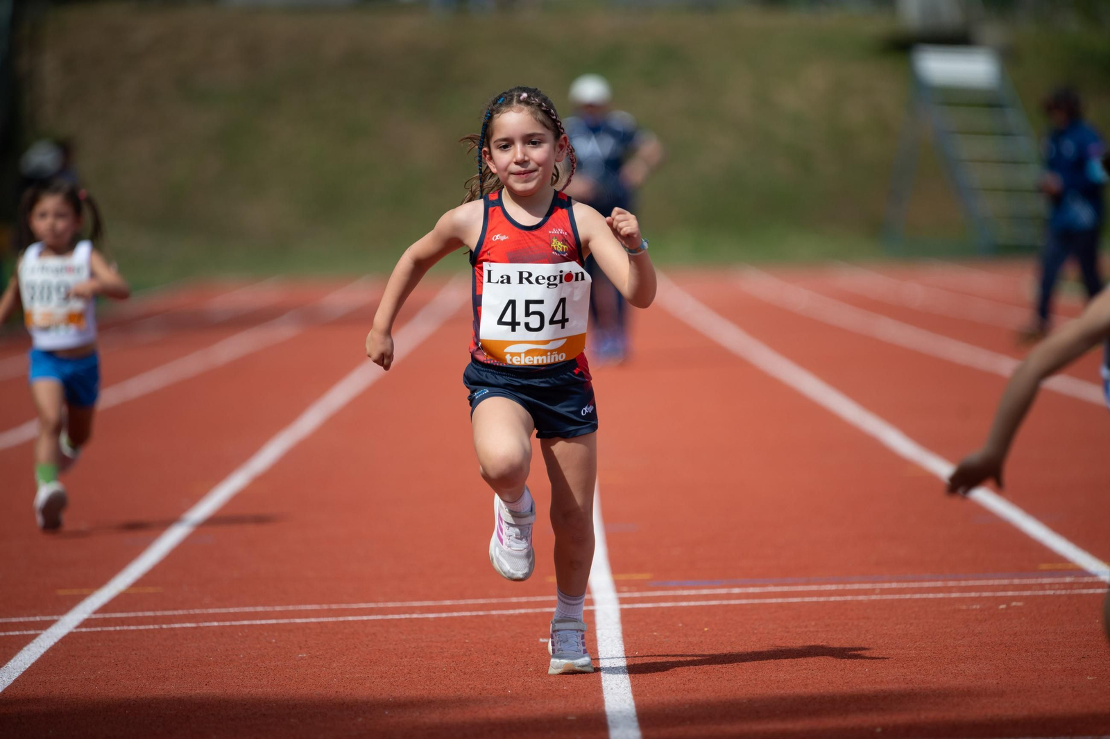 Galería | El atletismo ourensano disfruta en el 1er Trofeo Germán González