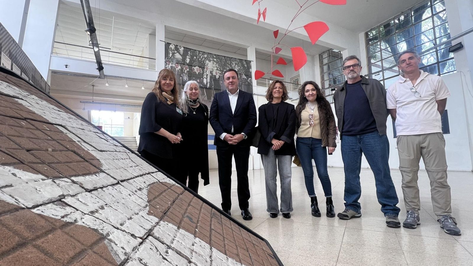 El presidente de la Diputacion durante su visita al ESMA