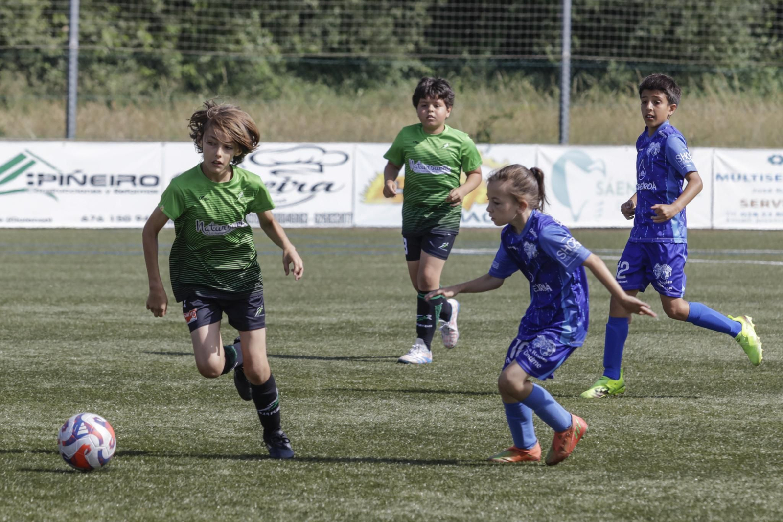 Galería | La base del fútbol ourensano se da cita en el Vila Maceda