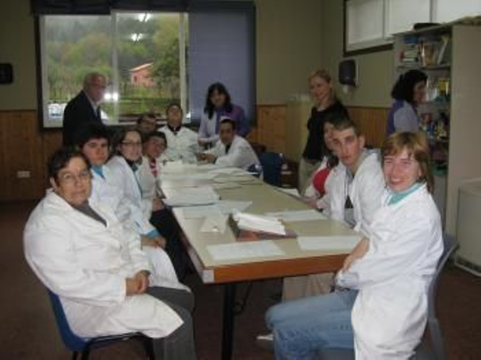 Los 'autores' de la primera 'Novela Viva' que nace en Asprodico de Ponteareas.