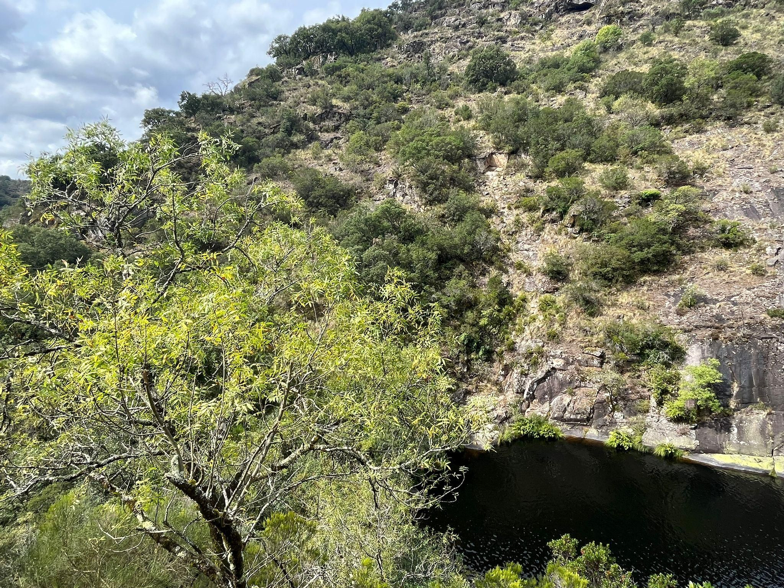 Un ruta hasta el Pozo da Seima, en Lobios