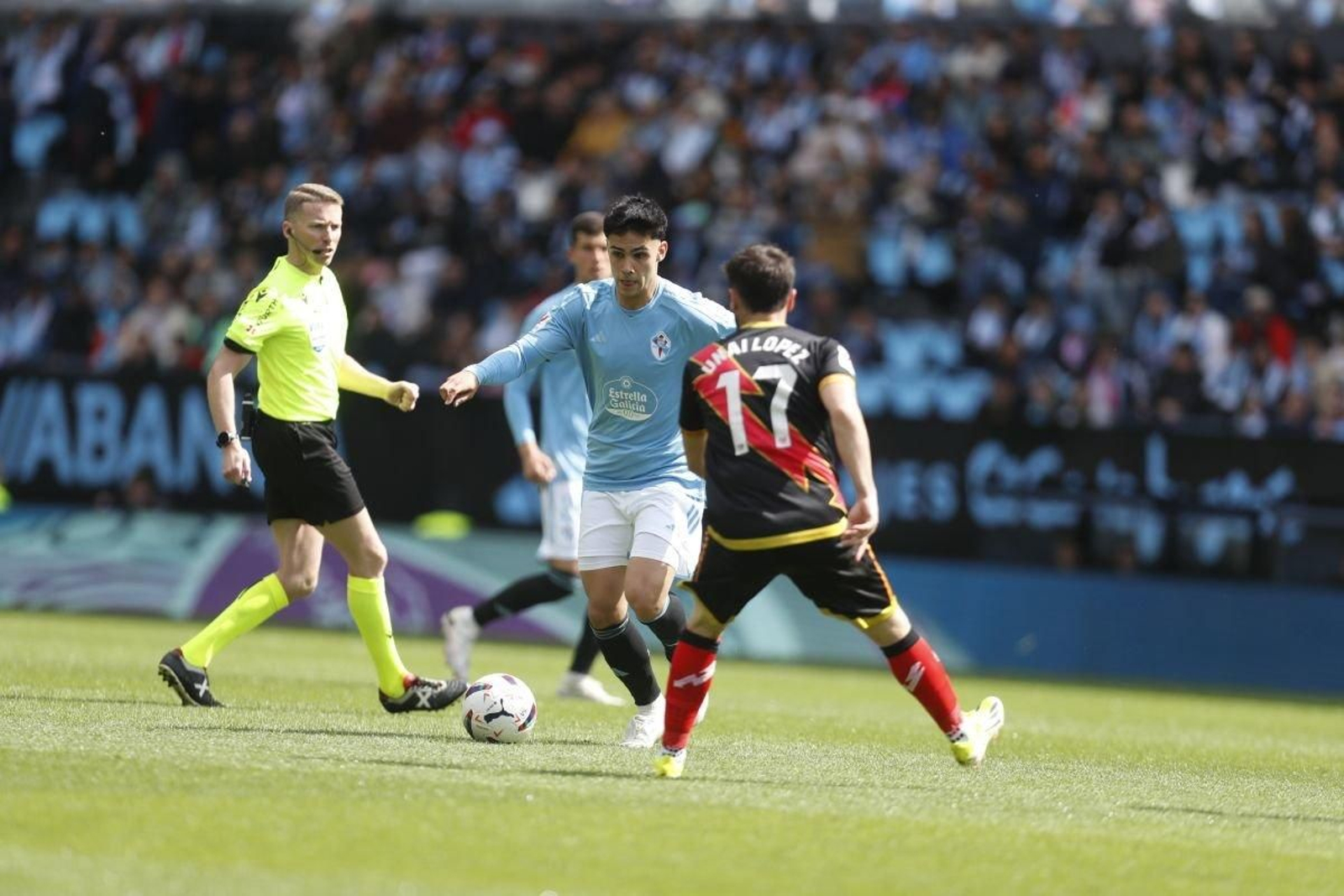 Hugo Sotelo es uno de los tres jugadores con ficha del filial que han sido titulares los dos partidos con Claudio Giráldez al frente.