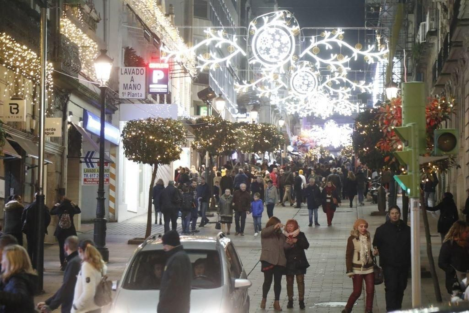 Los turistas invaden Vigo en el Puente211