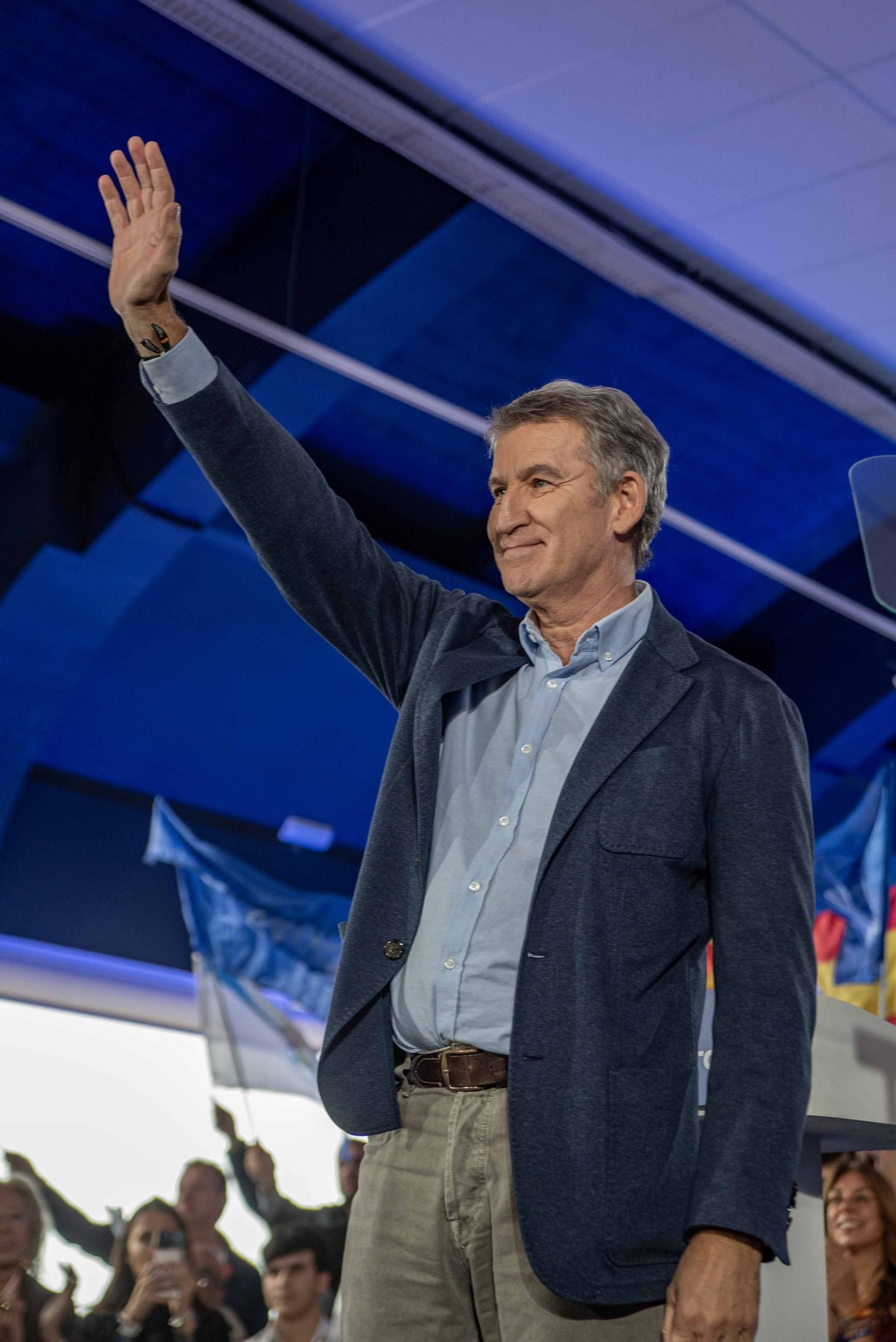 Galería | Feijóo hace parada en Vigo con la precampaña electoral del 29-N