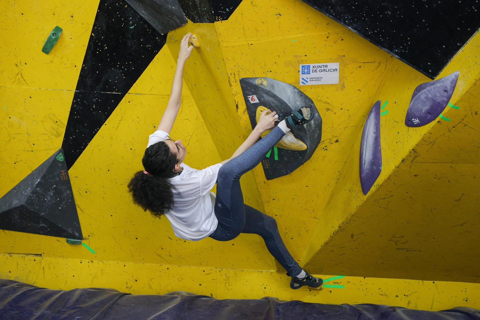 Galería | Unas 60 personas participan el Open de Escalada Búlder de +Deporte Atlántico