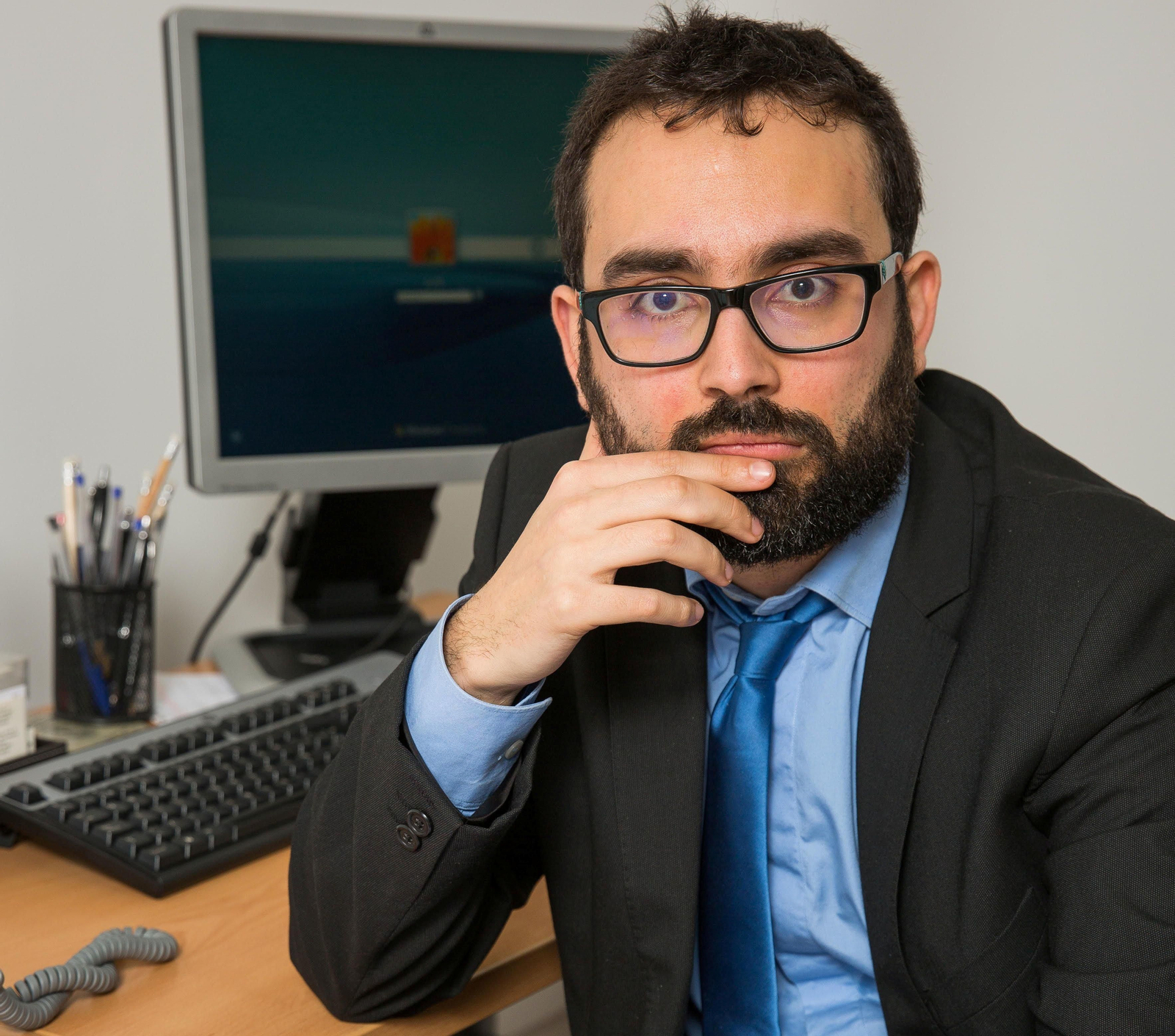 El abogado vigués Víctor Piñeiro, en su despacho.