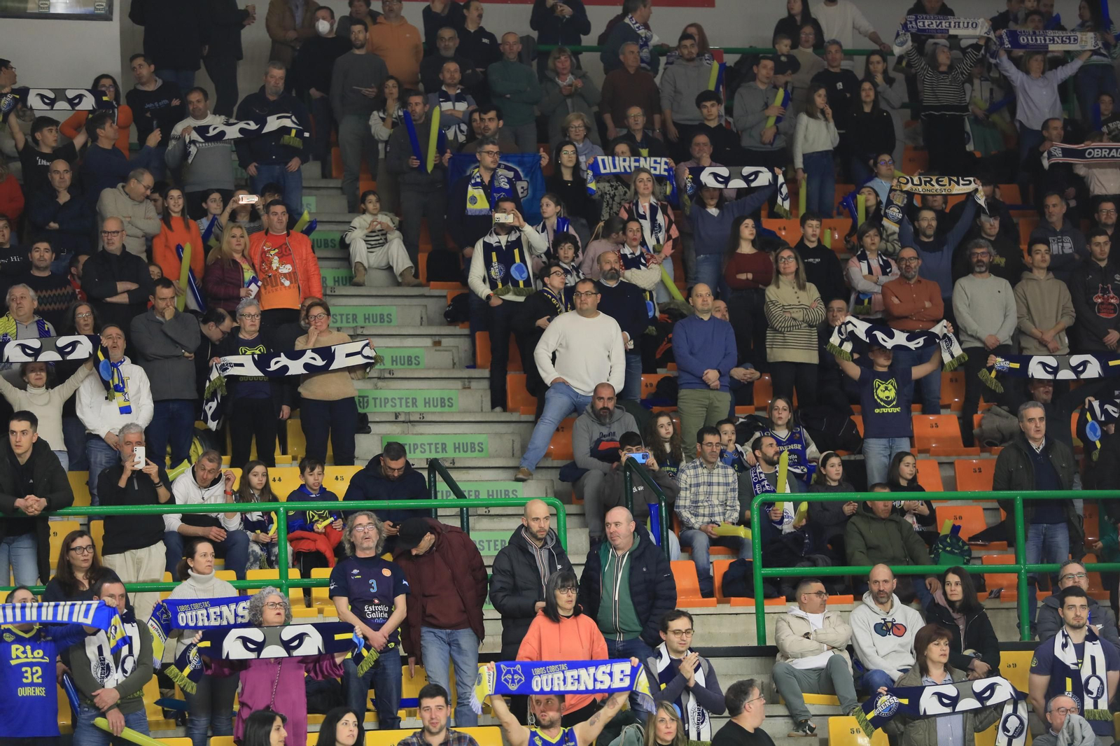 Galería | El Pazo, a reventar para el derbi COB-Obradoiro