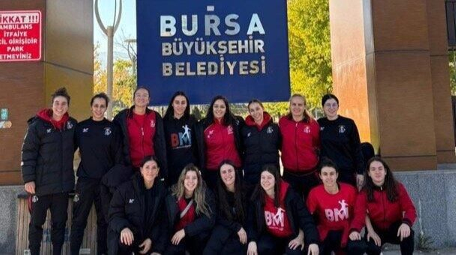 El Porriño pasó ayer el día en Bursa acostumbrándose al tempranero horario del duelo de hoy.