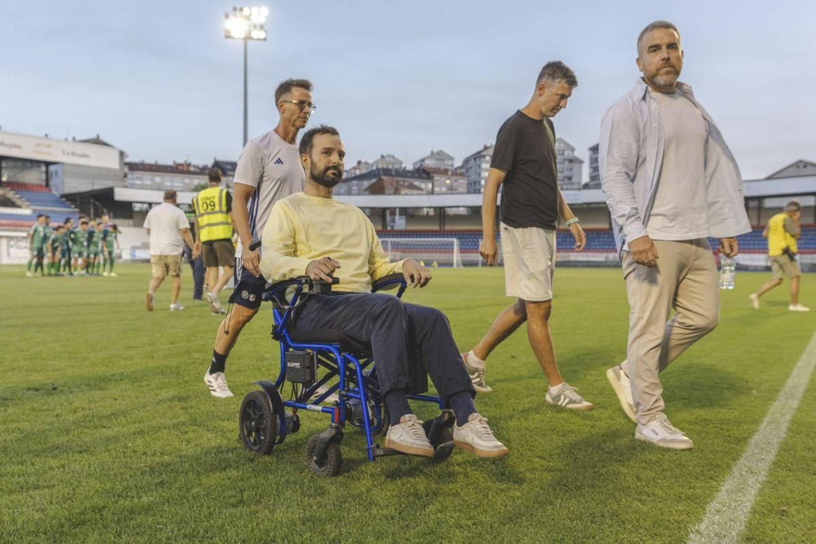 Álvaro Selas, paciente de ELA, en el estadio de O Couto.