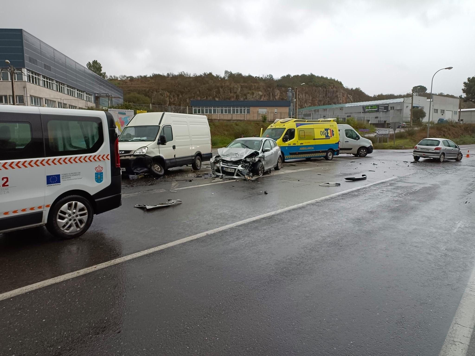 Tres vehículos se han visto implicados en el accidente. (FOTO: Protección Civil)