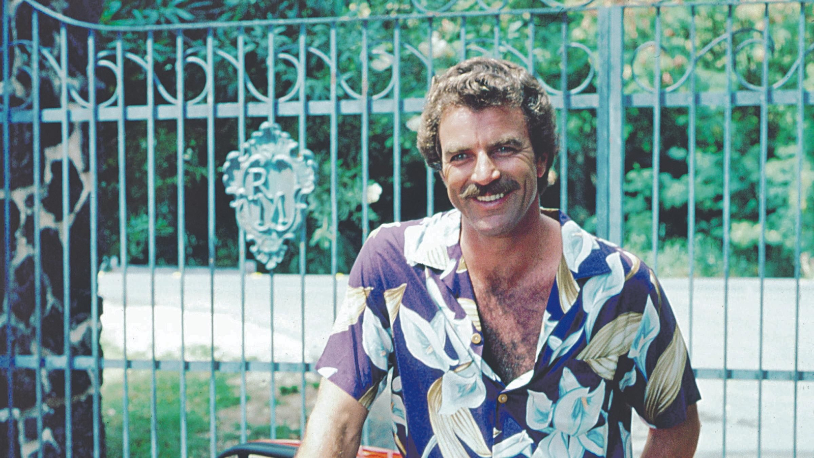 Tom Selleck en el famoso Ferrari de la serie.