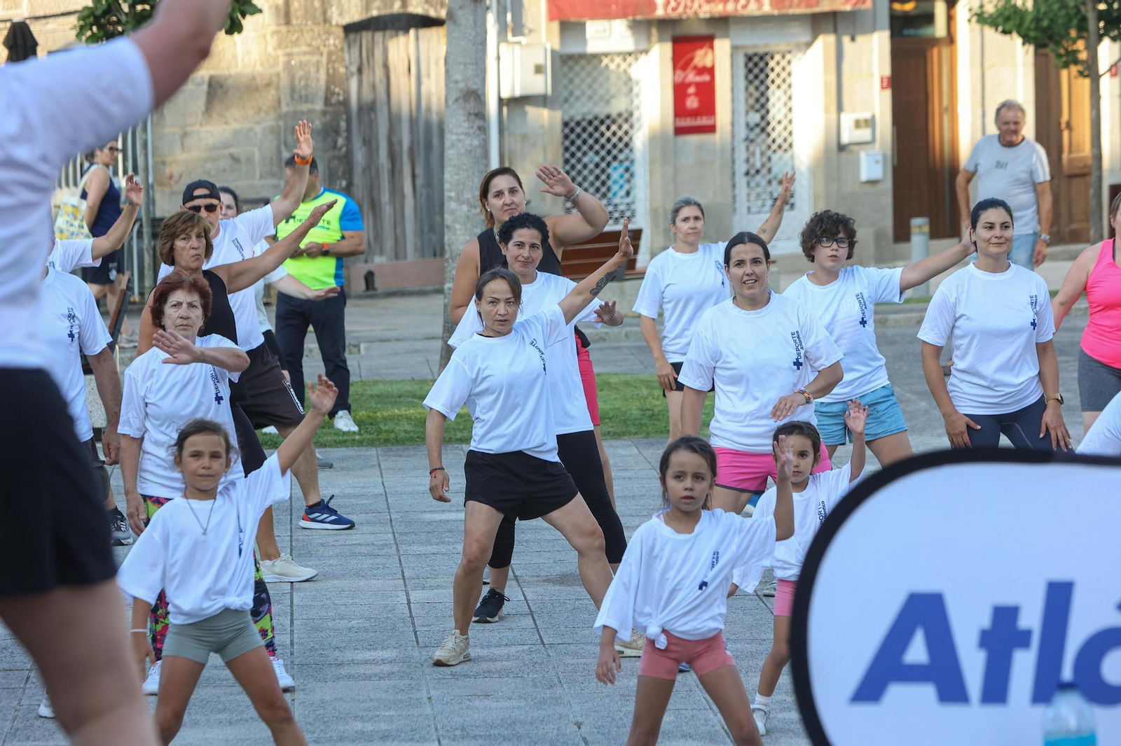 Galería | Un centenar de personas se activan con la sesión de zumba de +Deporte Atlántico