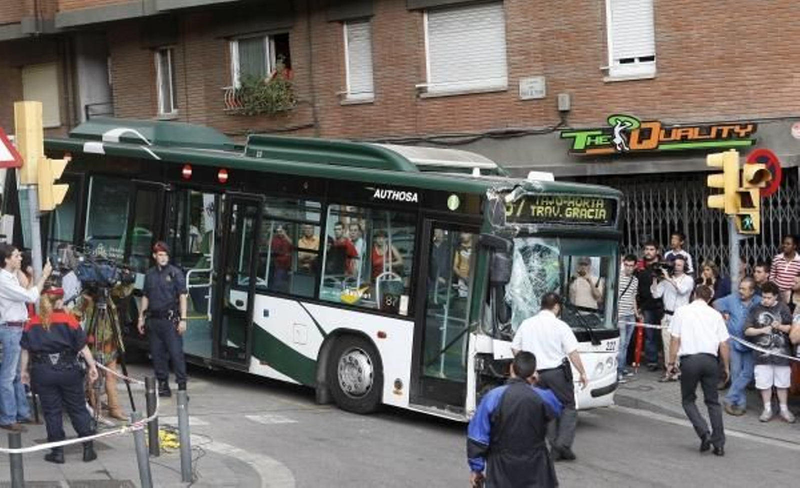 Imagen del autobús siniestrado. (Foto: Toni Garriga)