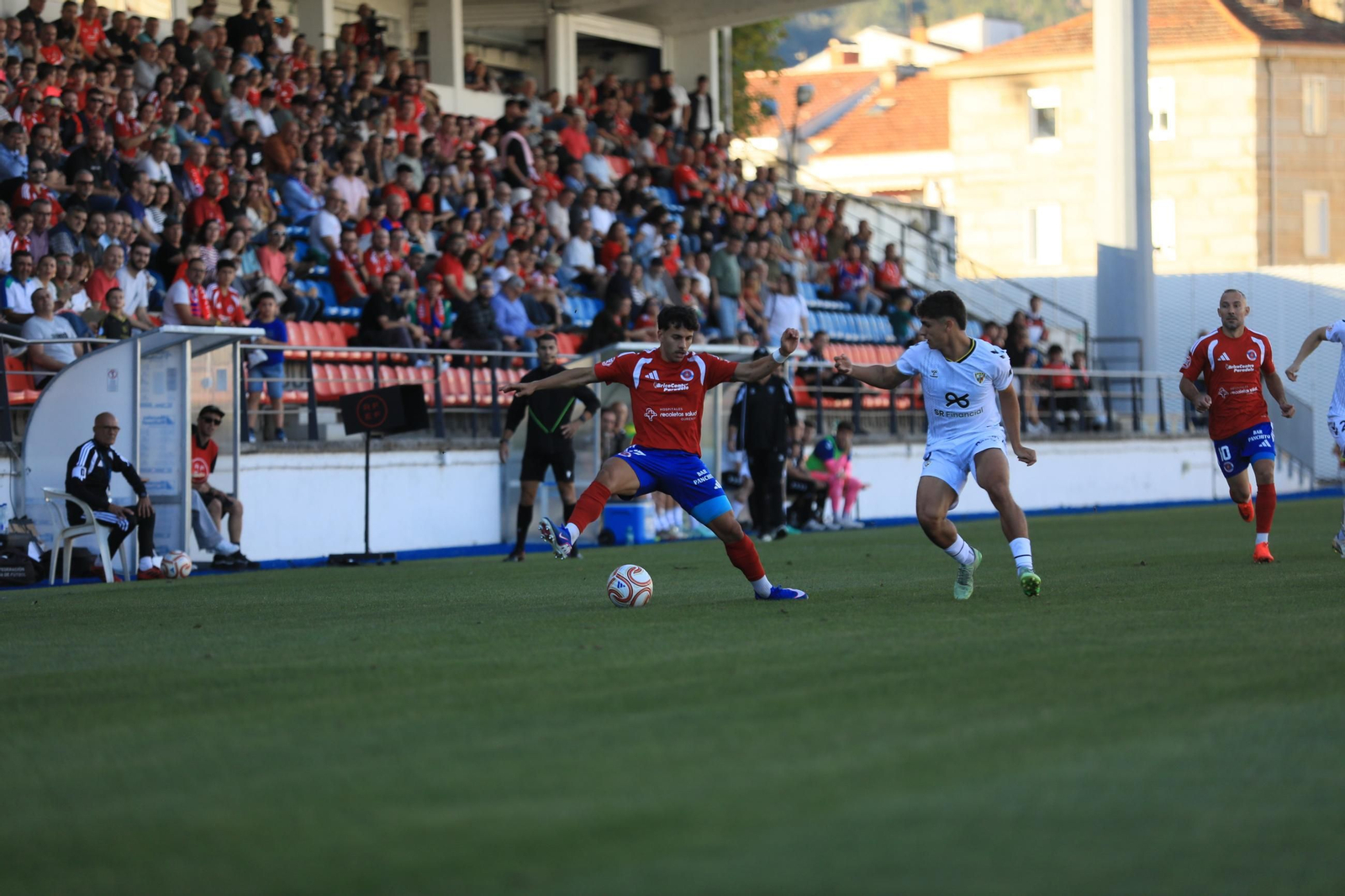 Galería | O Couto vibra con la primera victoria de la UD Ourense