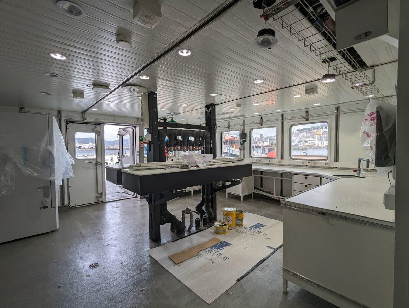 Buque David Packard. // GLOSTEN