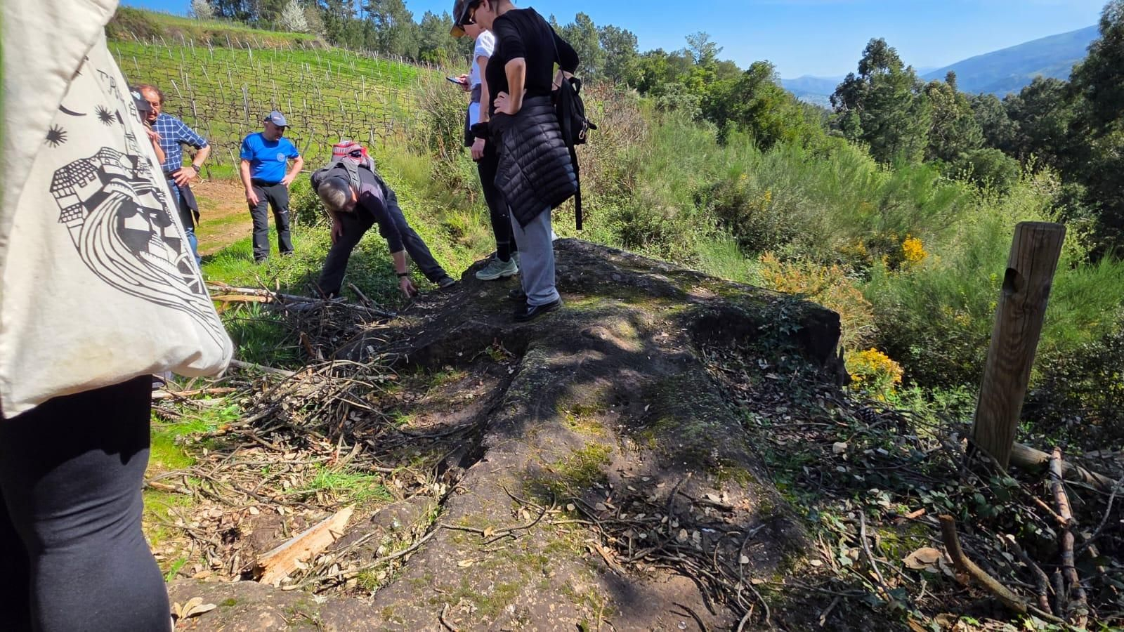 Una ruta que muestra la riqueza arqueológica de Vilamartín de Valdeorras