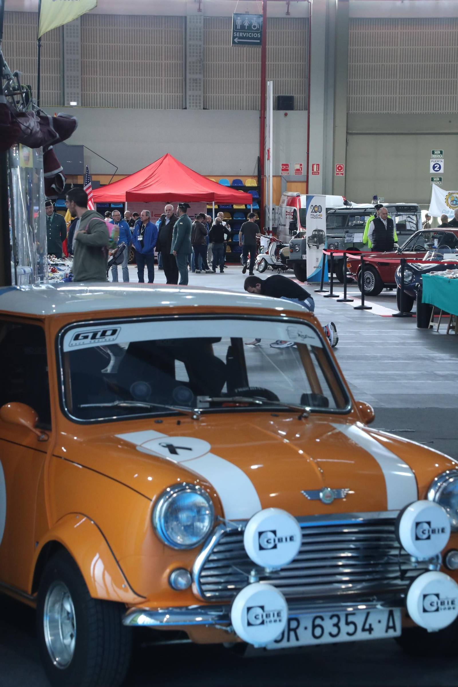 Galería | Más de un centenar de coches en el Salón del Automóvil Clásico