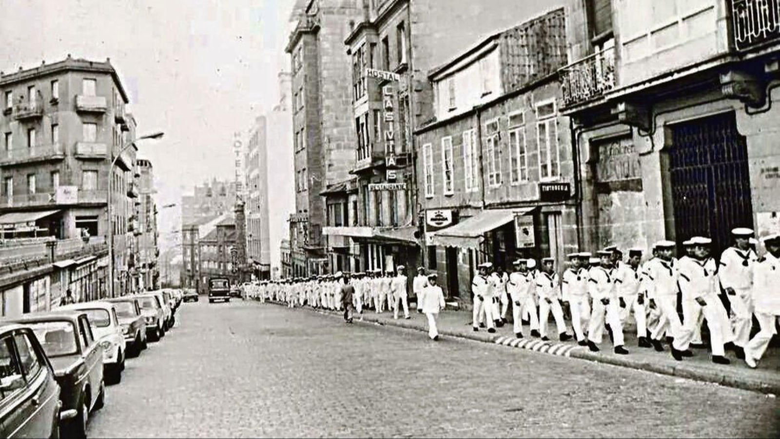 La calle Alfonso XIII donde hubo un famoso meublé.