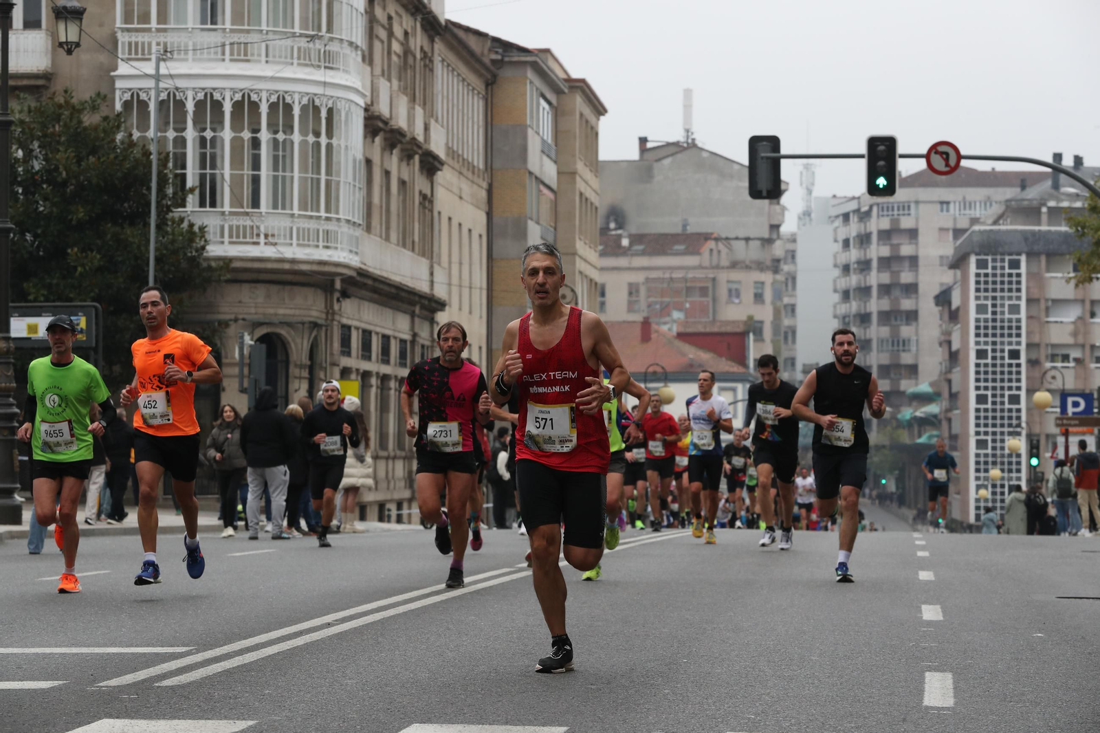 Los participantes encaran la parte final de la carrera.