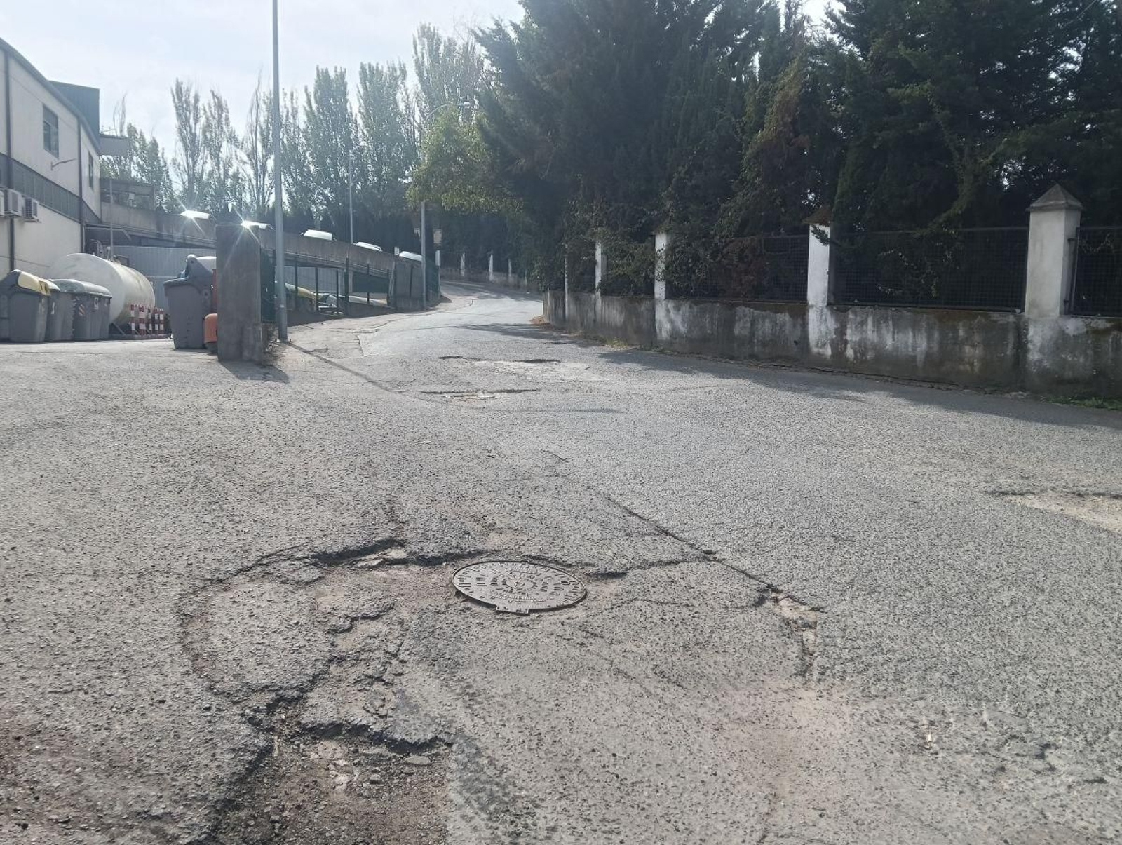 Estado lamentable da calzada.