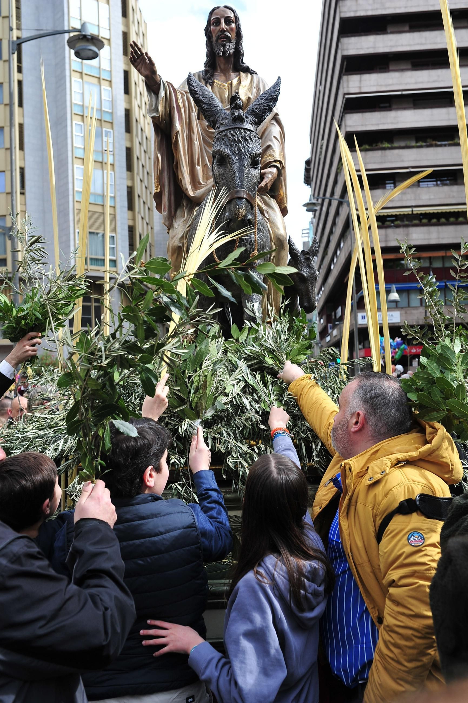 Galería | El Domingo de Ramos, primera gran muestra de devoción popular en Ourense