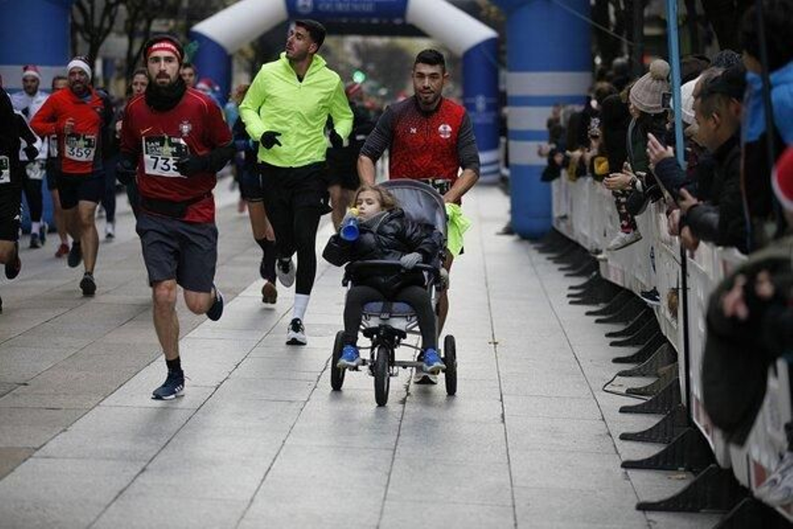 La X San Silvestre de Ourense puso el broche final a 2025 con deporte y diversión.