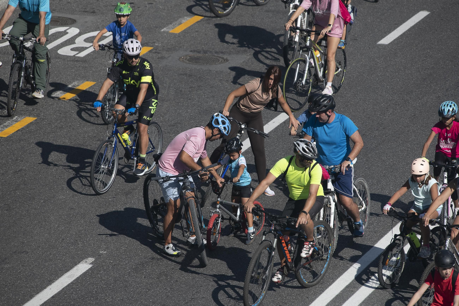 Galería | Ourense disfruta de un Día da Bici con sol, ambiente familiar y regalos