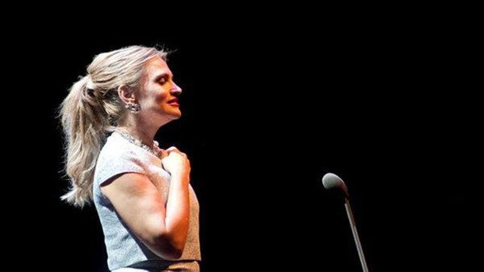 Ainhoa-Arteta-Moscu-Federico-Garcia_EDIIMA20171027_0012_4