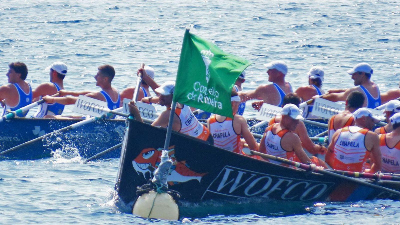 A embarcación de Chapela chega a ceavoga mentres que Ares sae da manobra.