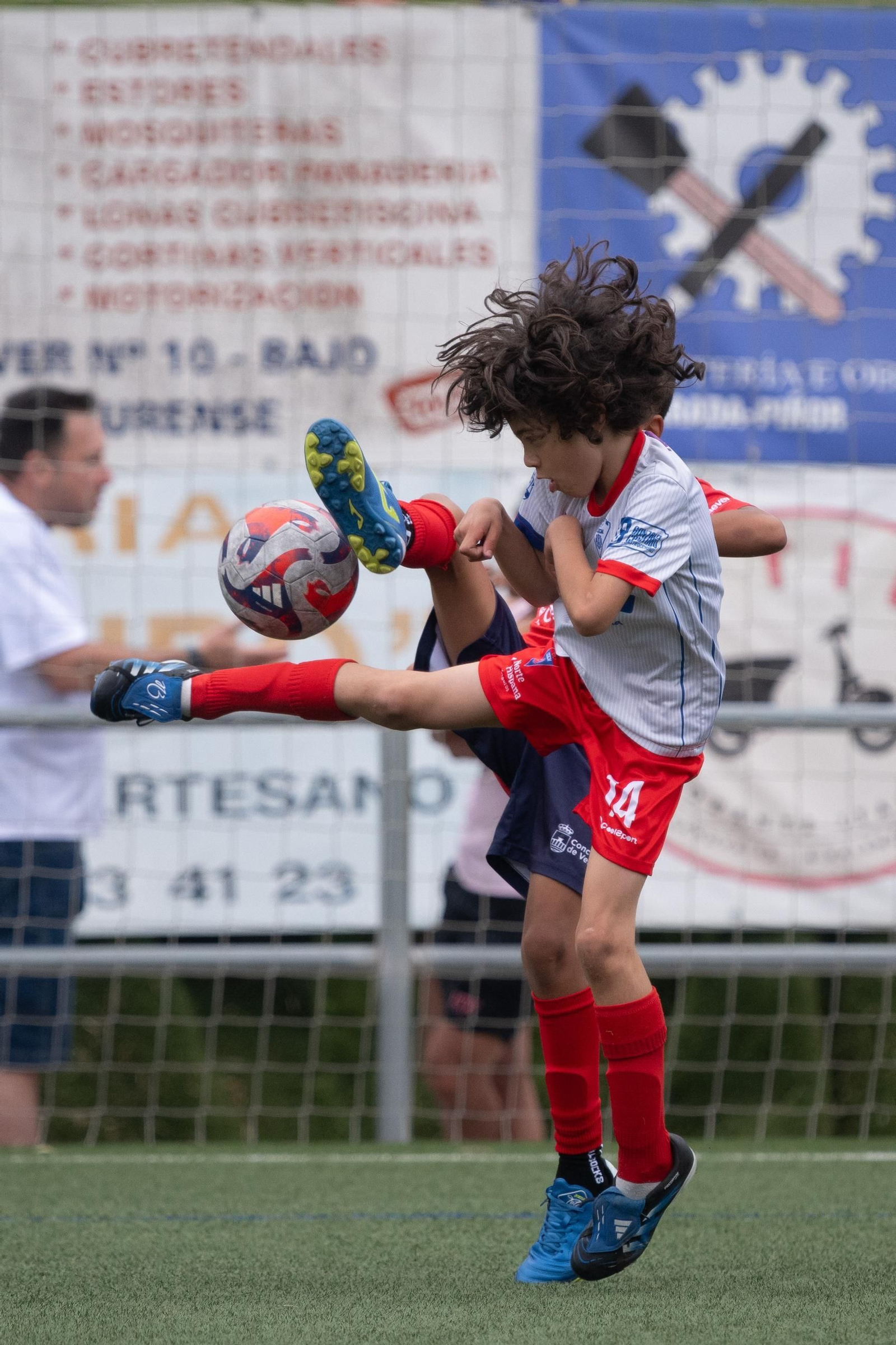 El Pabellón CF, el mejor en el 12º torneo benjamín de fútbol Barbadás