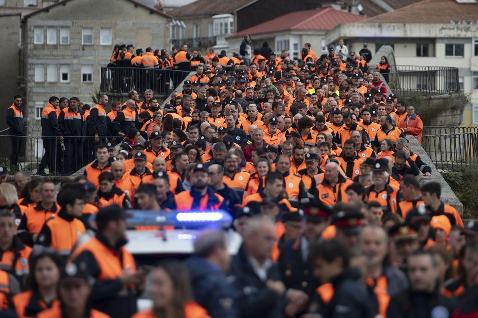 Ourense 21/10/22
Juntanza de protección civil en el puente romano

Fotos Martiño Pinal