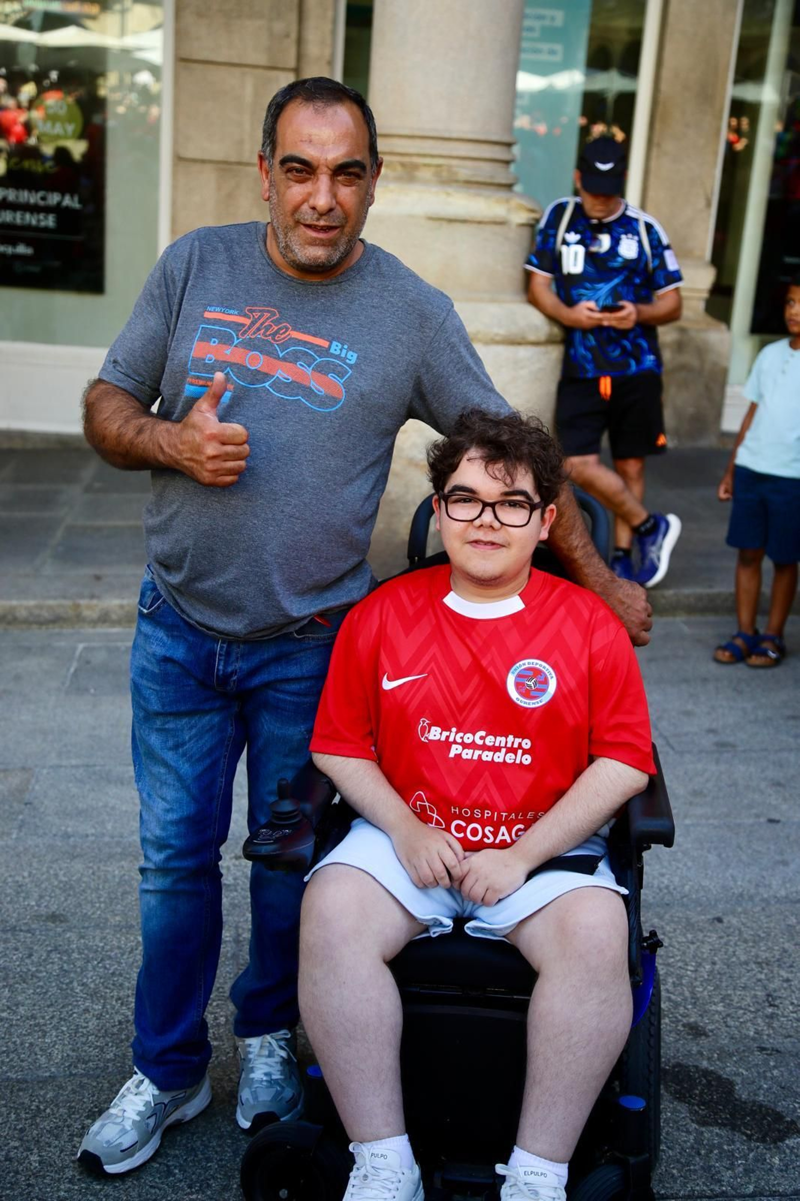 Galería | La afición de la UD Ourense sale a las calle de Ourense para disfrutar del partido, en fotos