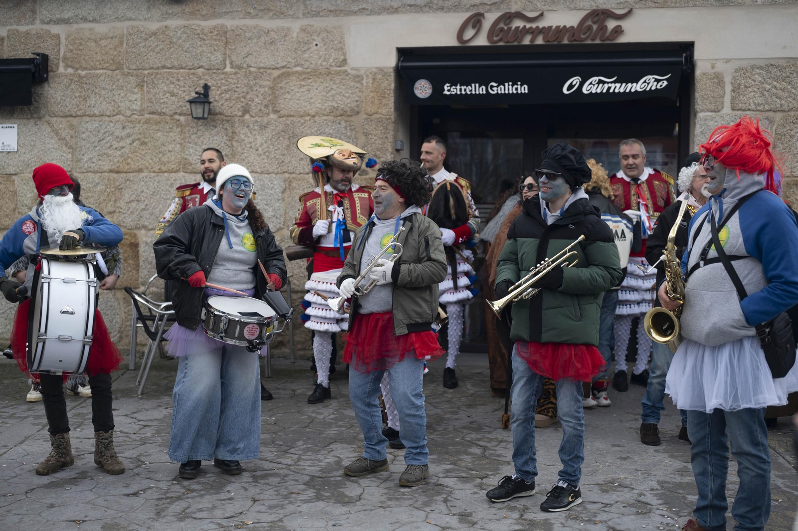 El Entroido de Cualedro desborda tradición, en fotos