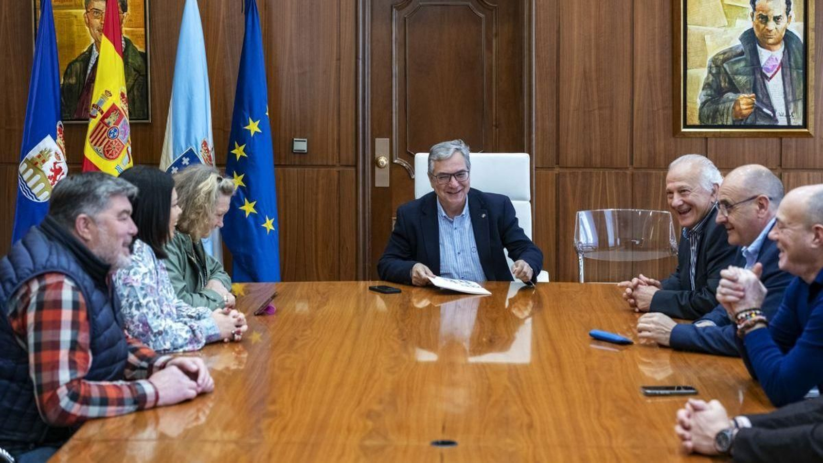 Luis Menor presidiu a reunión con alcaldes e representantes da Ribeira Sacra ourensá.
