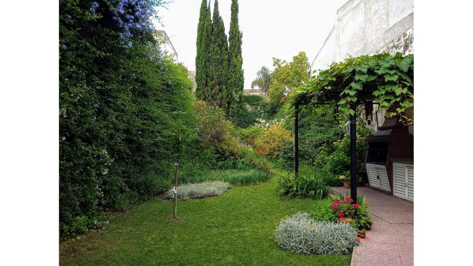 El jardín de María Rosa Iglesias, su pequeno Marrrozos