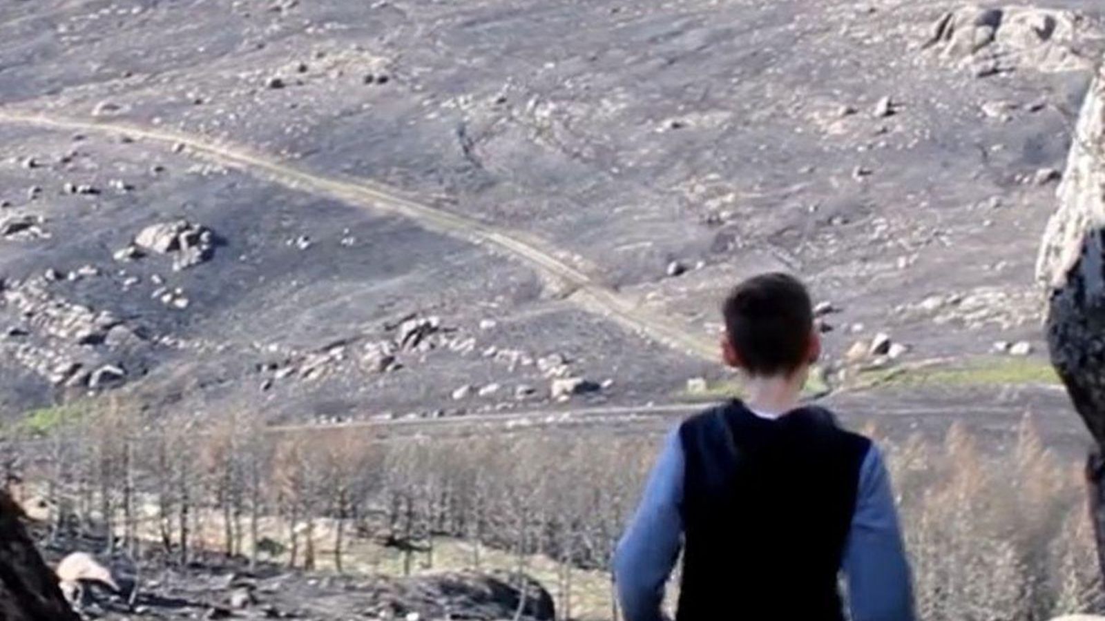 Paisaxe ardida na que gravaron o videoclip.