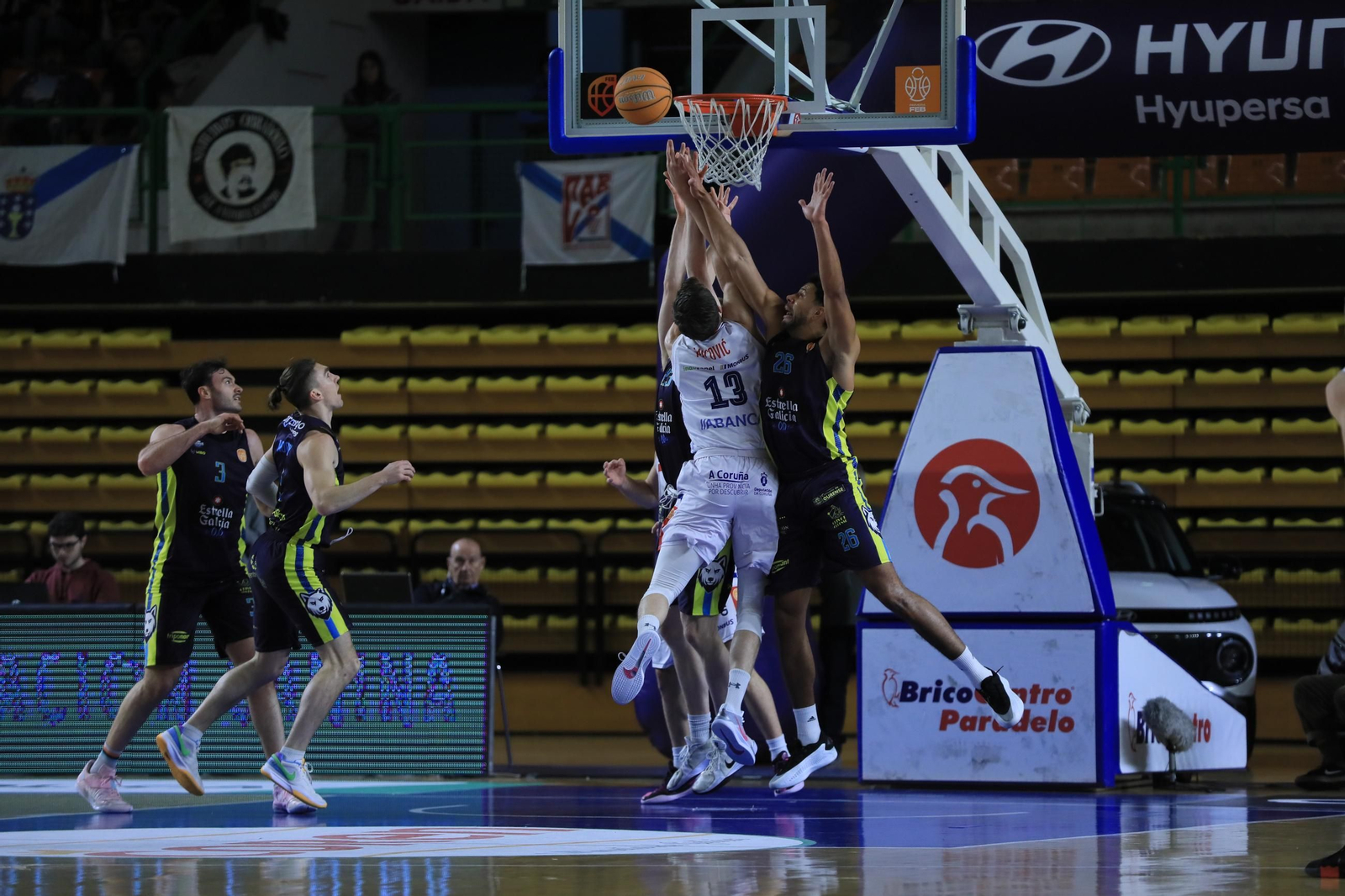 Galería | El Pazo, a reventar para el derbi COB-Obradoiro