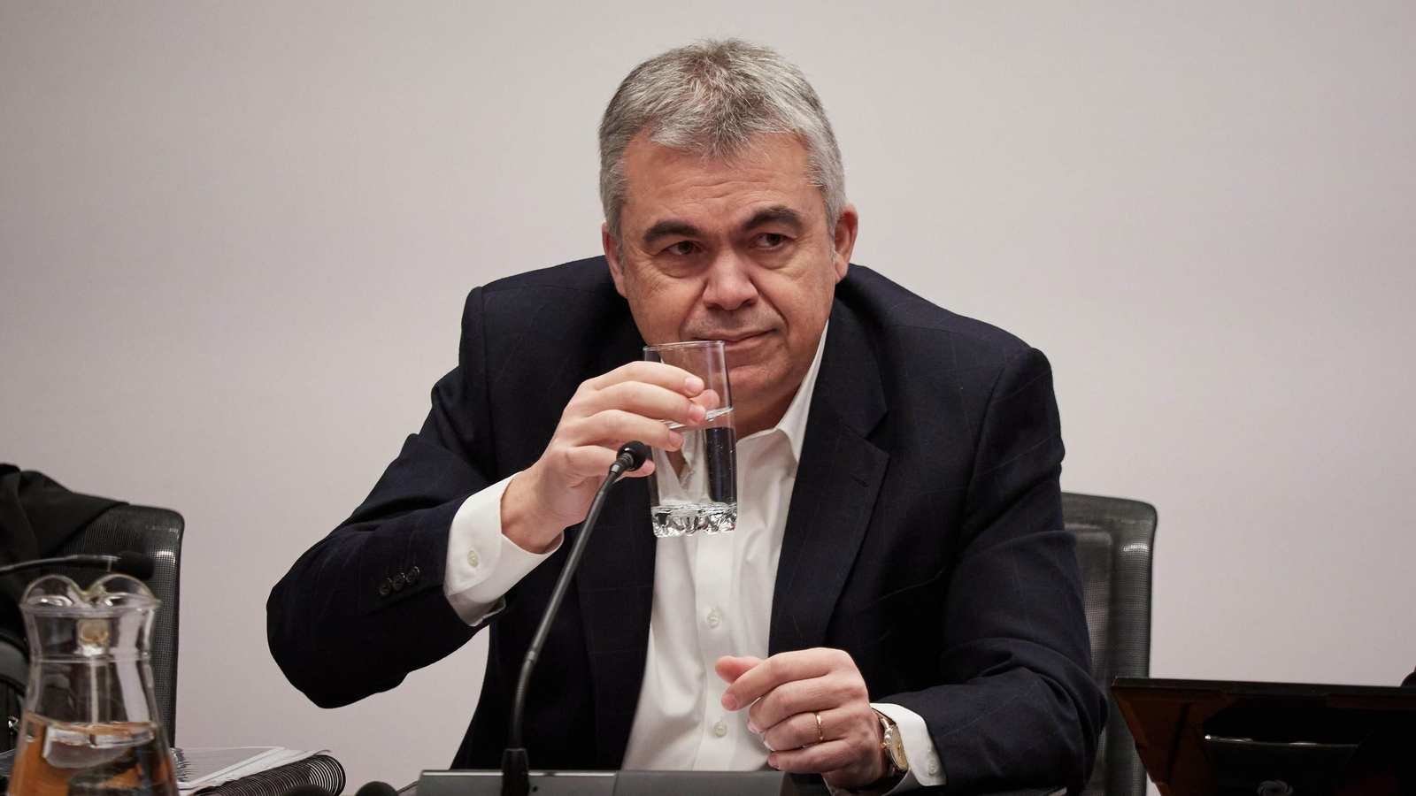 El exsecretario de organización del PSOE Santos Cerdán comparece en la Comisión de Investigación sobre adjudicaciones públicas del Parlamento de Navarra