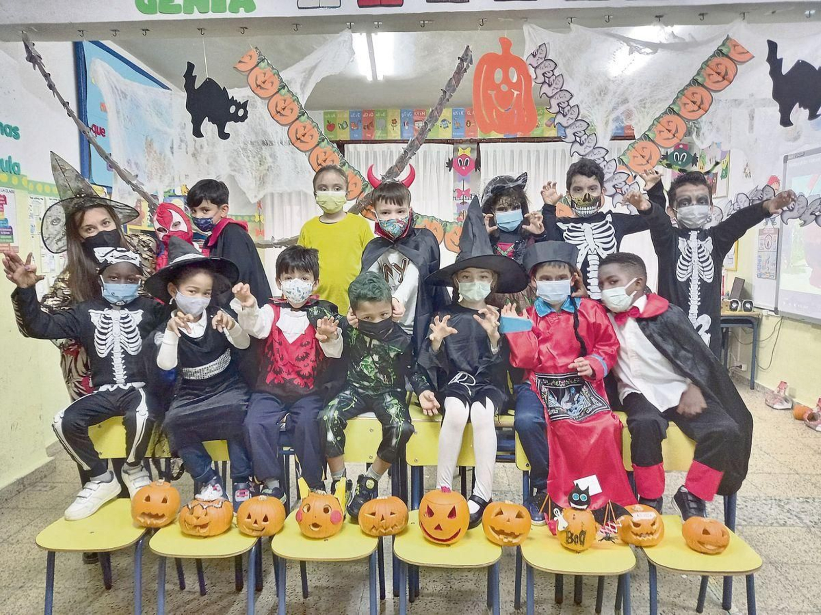 Padre Feijóo Zorelle. Tamén houbo cabazas elaboradas polos alumnos.