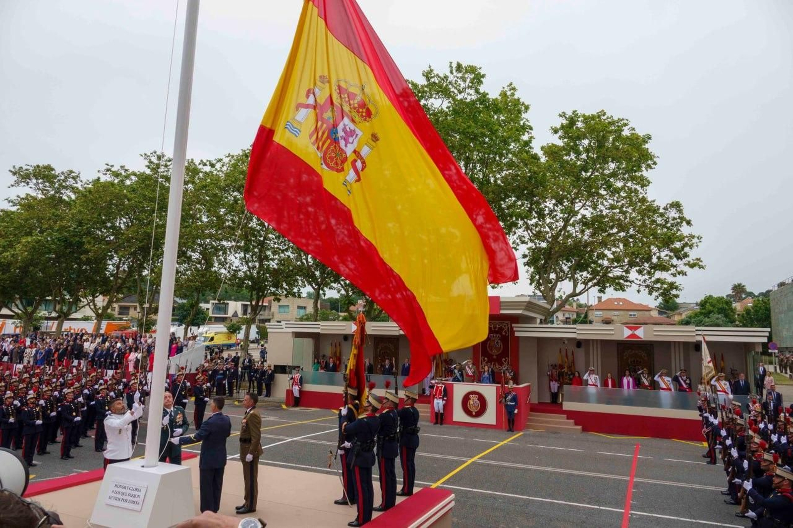 Galería | Las mejores imágenes del histórico Día de las Fuerzas Armadas en Vigo