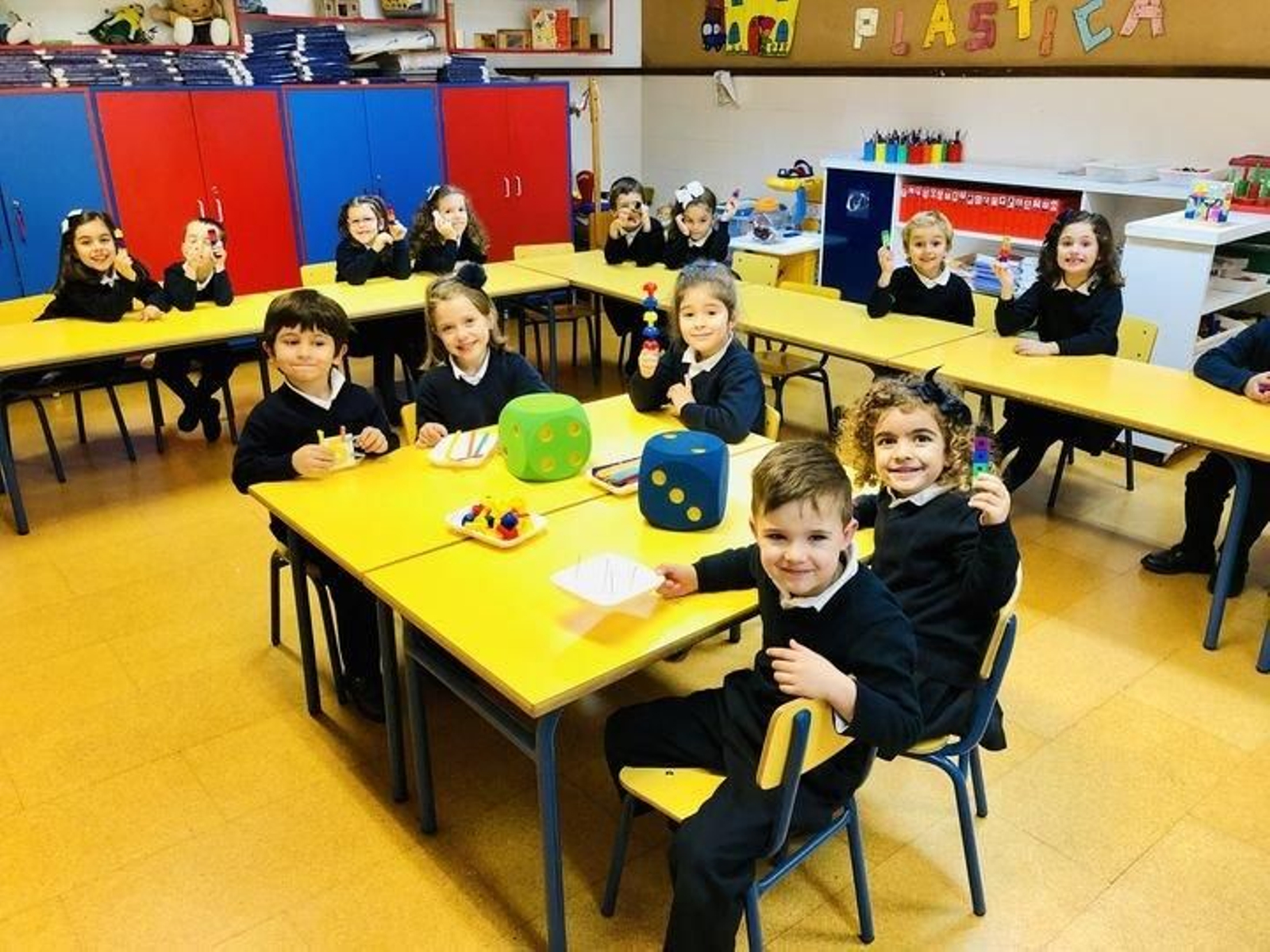 Escolares de Carmelitas, en clase.