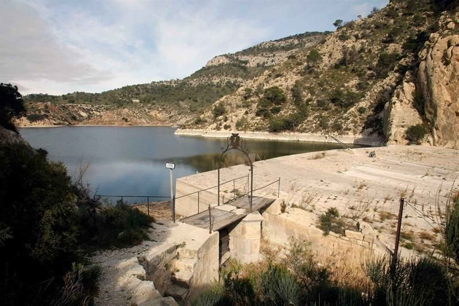 El pantano más antiguo de Europa en funcionamiento, construido a finales del siglo XVI en Tibi. (MORELL)