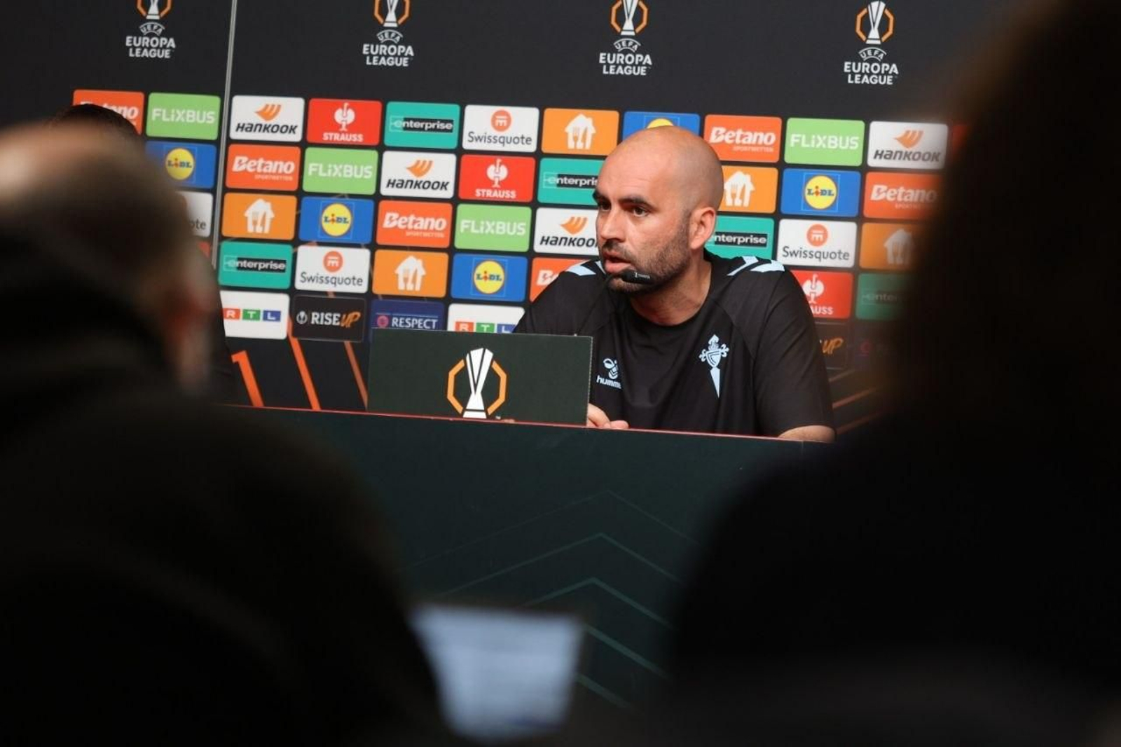 Galería | El Celta vive una intensa jornada en Friburgo antes del encuentro europeo