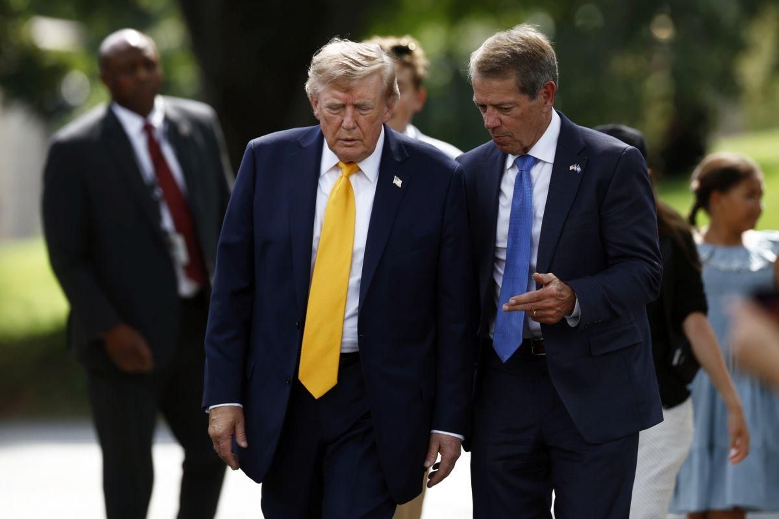 Donald Trump, el lunes, con el gobernador de Nebraska, Jim Pillen.