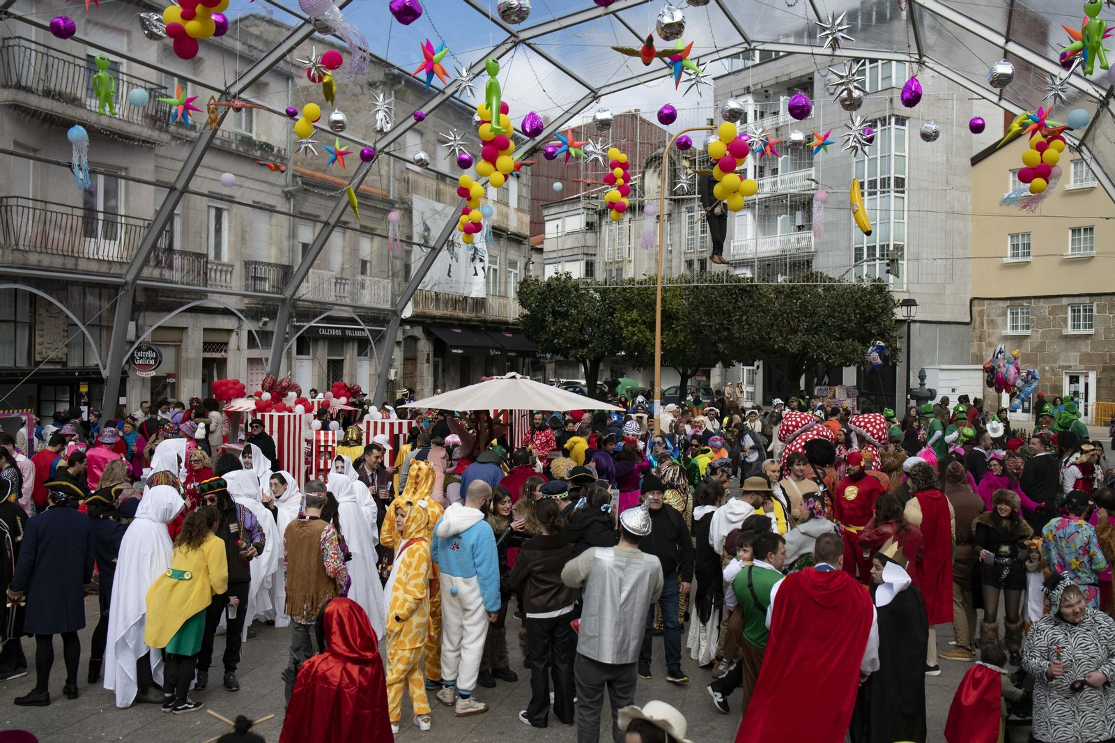 Galería | El sol hace acto de presencia en la mañana de sábado de Entroido de Xinzo de Limia