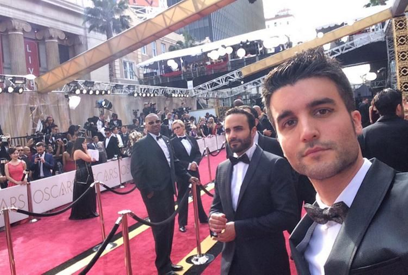 Nico Casal, en la alfombra roja. (Twitter.com/nicocasalmusic)