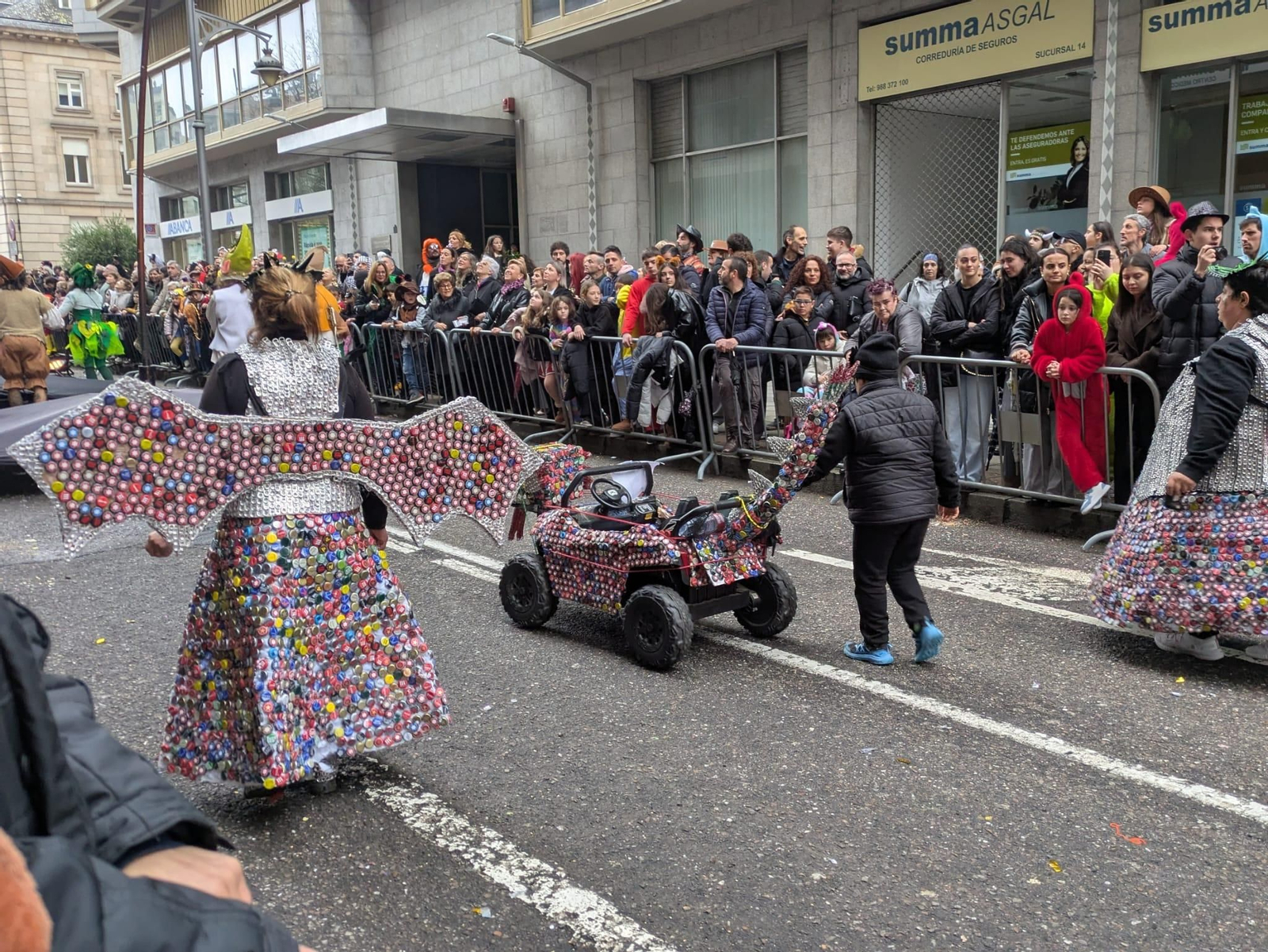 Disfraces con chapas.